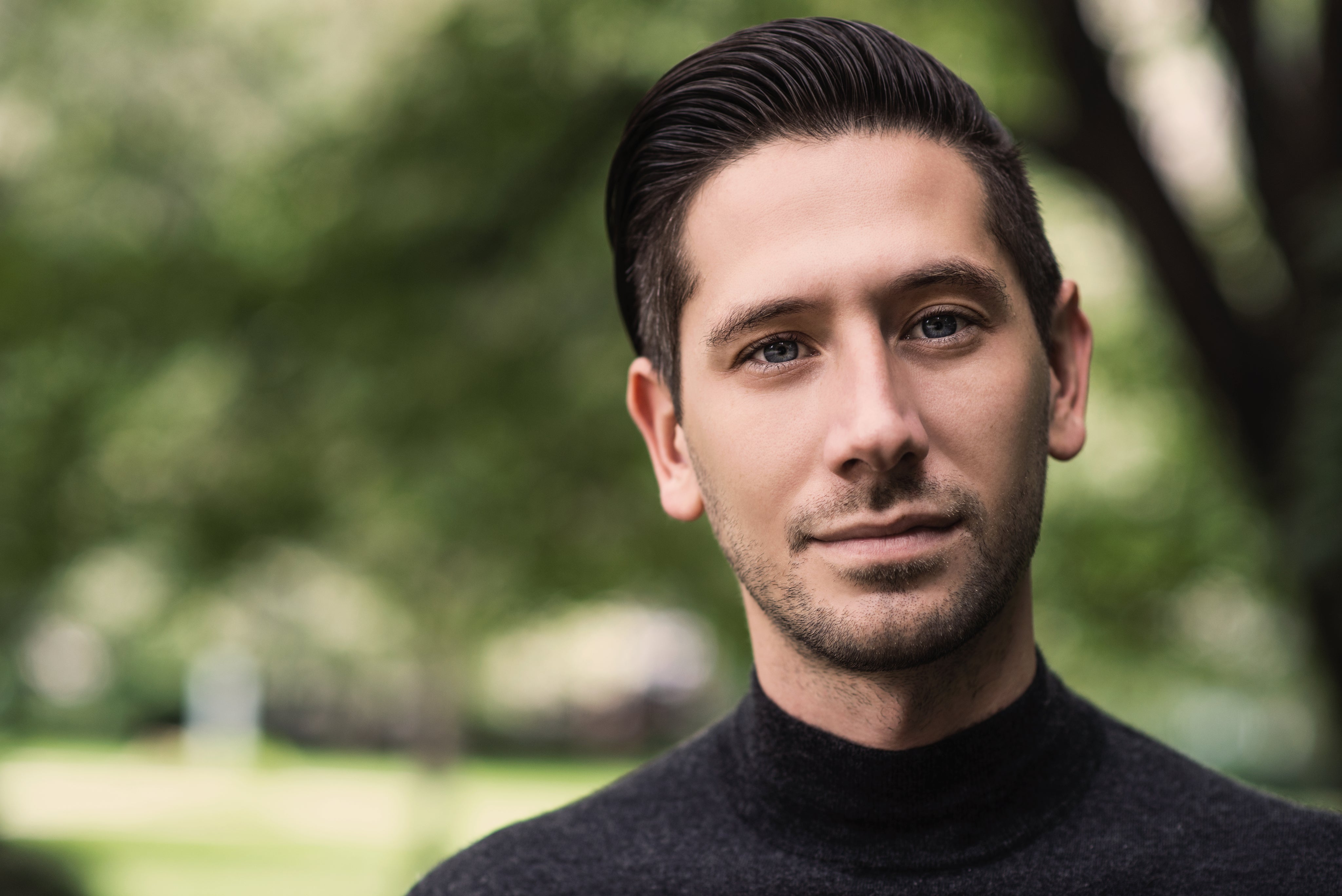 files/portrait-of-male-model_92d2f7e0-3d07-4746-b134-1a3411625b0b.jpg